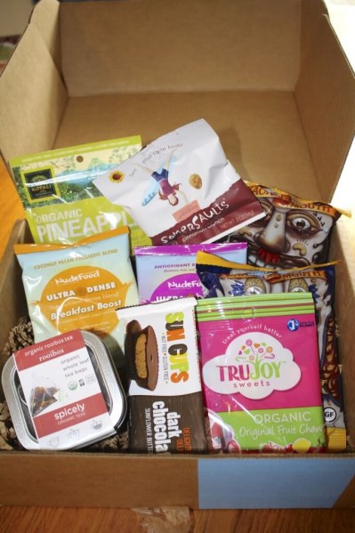 February 2014 Blissmo Box: Love & Snacks