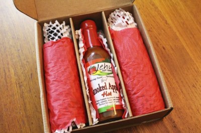 SaucePack Review – Hot Sauce Subscription Box #staysaucy