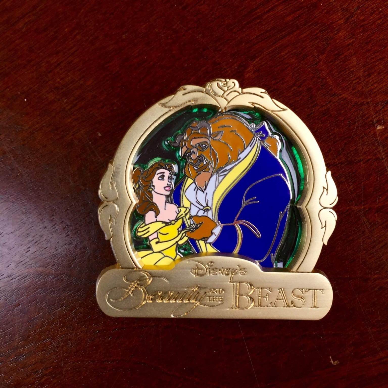 September 2015 Disney Park Pack: Pin Trading Edition Subscription Box ...