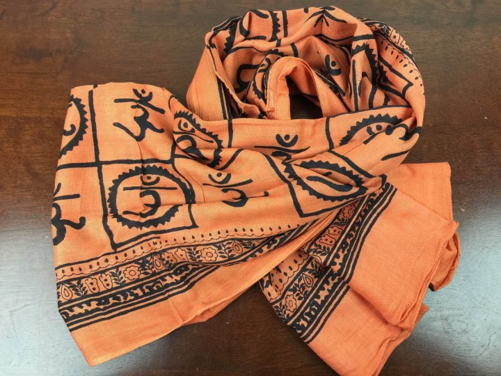 Wevolve Box November 2015 scarf