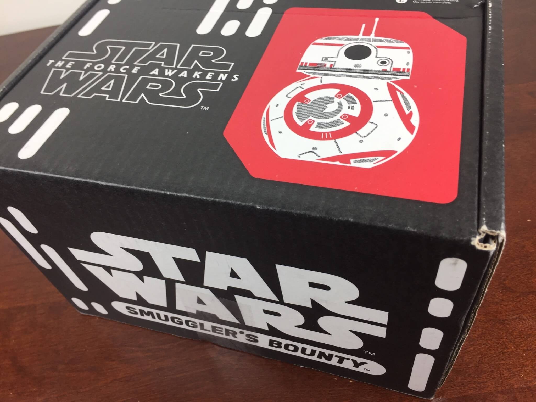 January 2016 Smugglers Bounty Star Wars Subscription Box Review - The Force Awakens â The