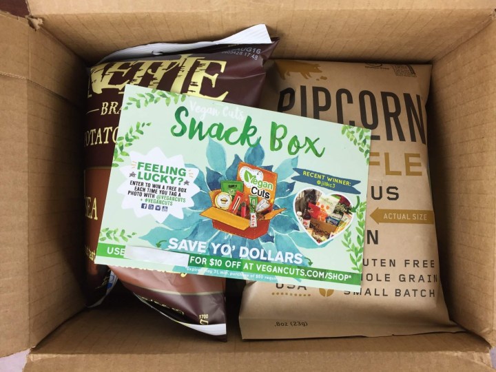 Vegan Cuts Snack Box April 2016 unboxing