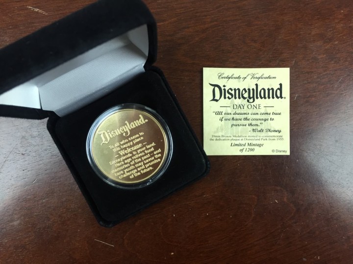 Disneyland Park Pack Limited Edition Box May 2016 (2)