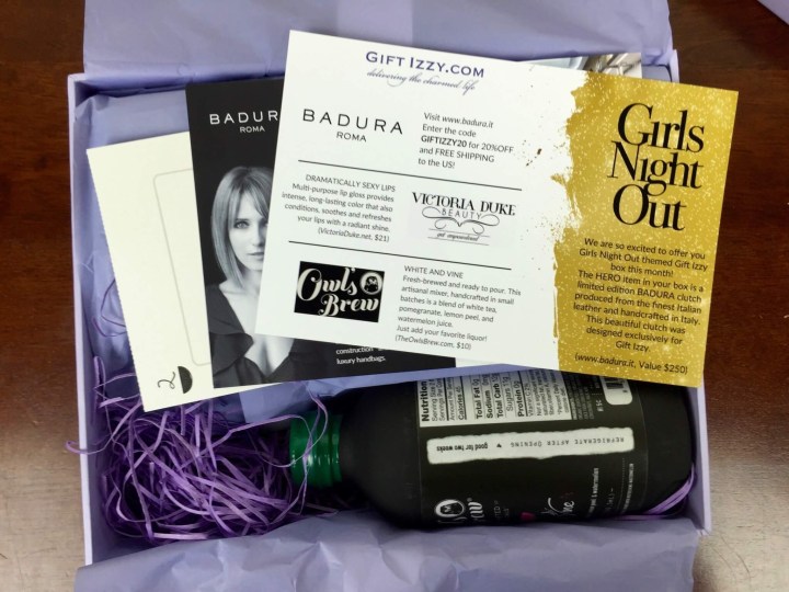 Gift Izzy Box May-June 2016 unboxed