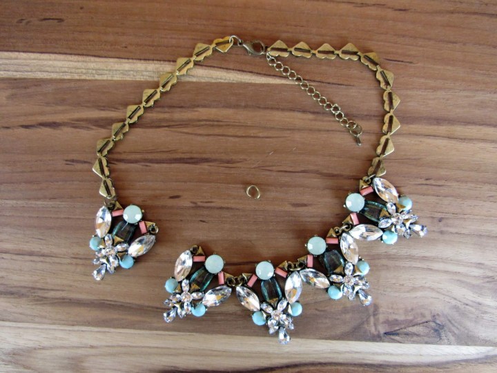 Minty Pendant Crystal Necklace - Gold