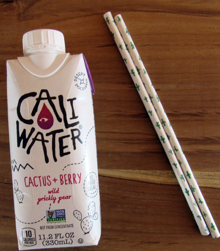 Caki Water and cactus paper straws