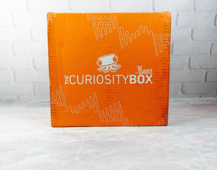 The Curiosity Box by VSauce Subscription Box Review - Summer 2016 ...
