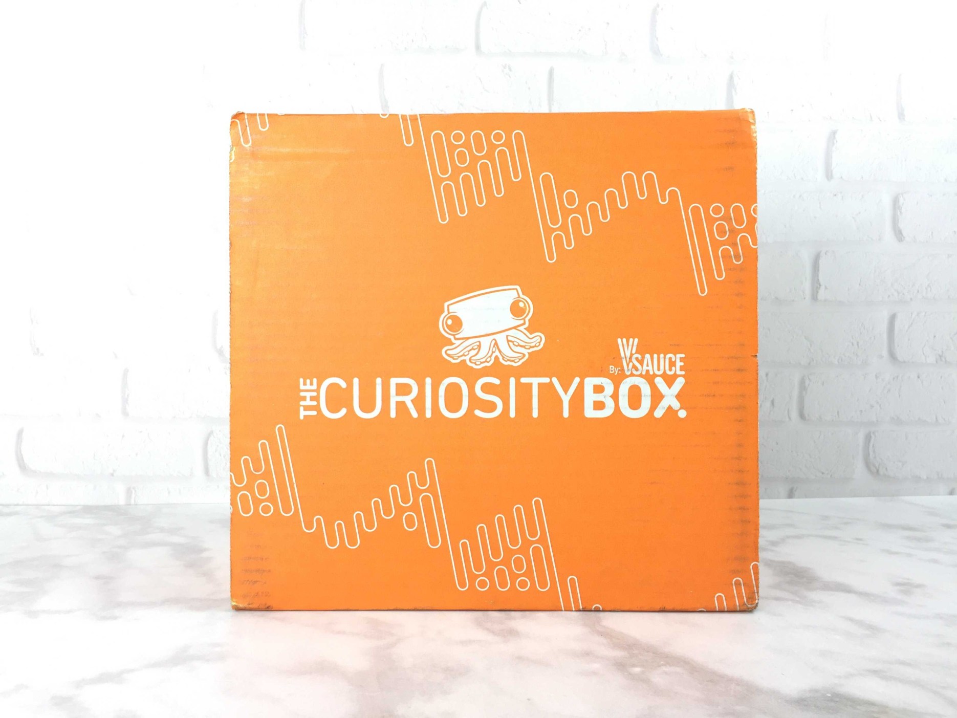 The Curiosity Box by VSauce Subscription Box Review - Winter 2016 ...