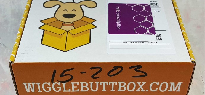 Wigglebutt Box Dog Subscription Box Review – April 2017