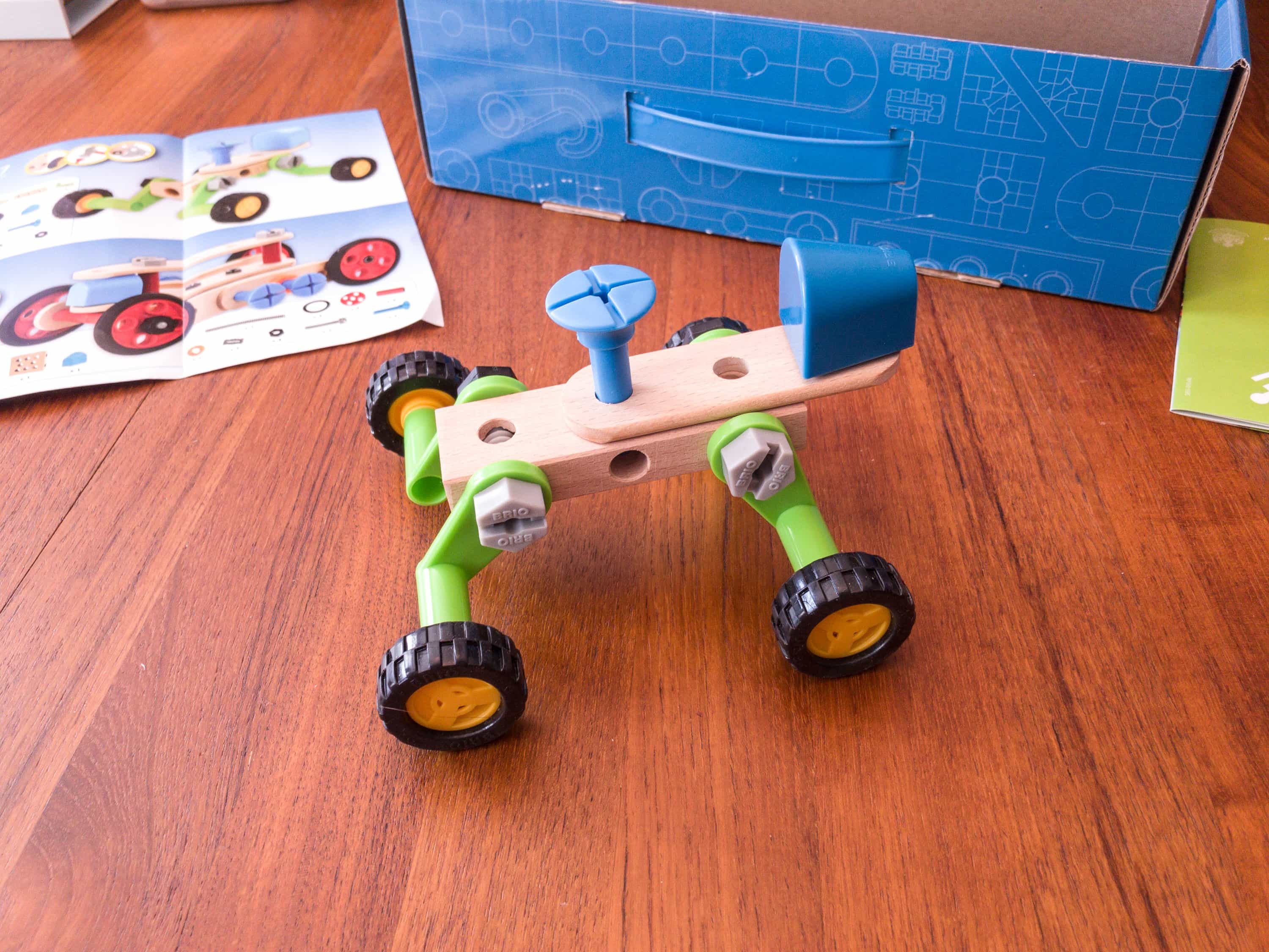 Amazon STEM Toy Club August 2017 Subscription Box Review 3 to 4 Year