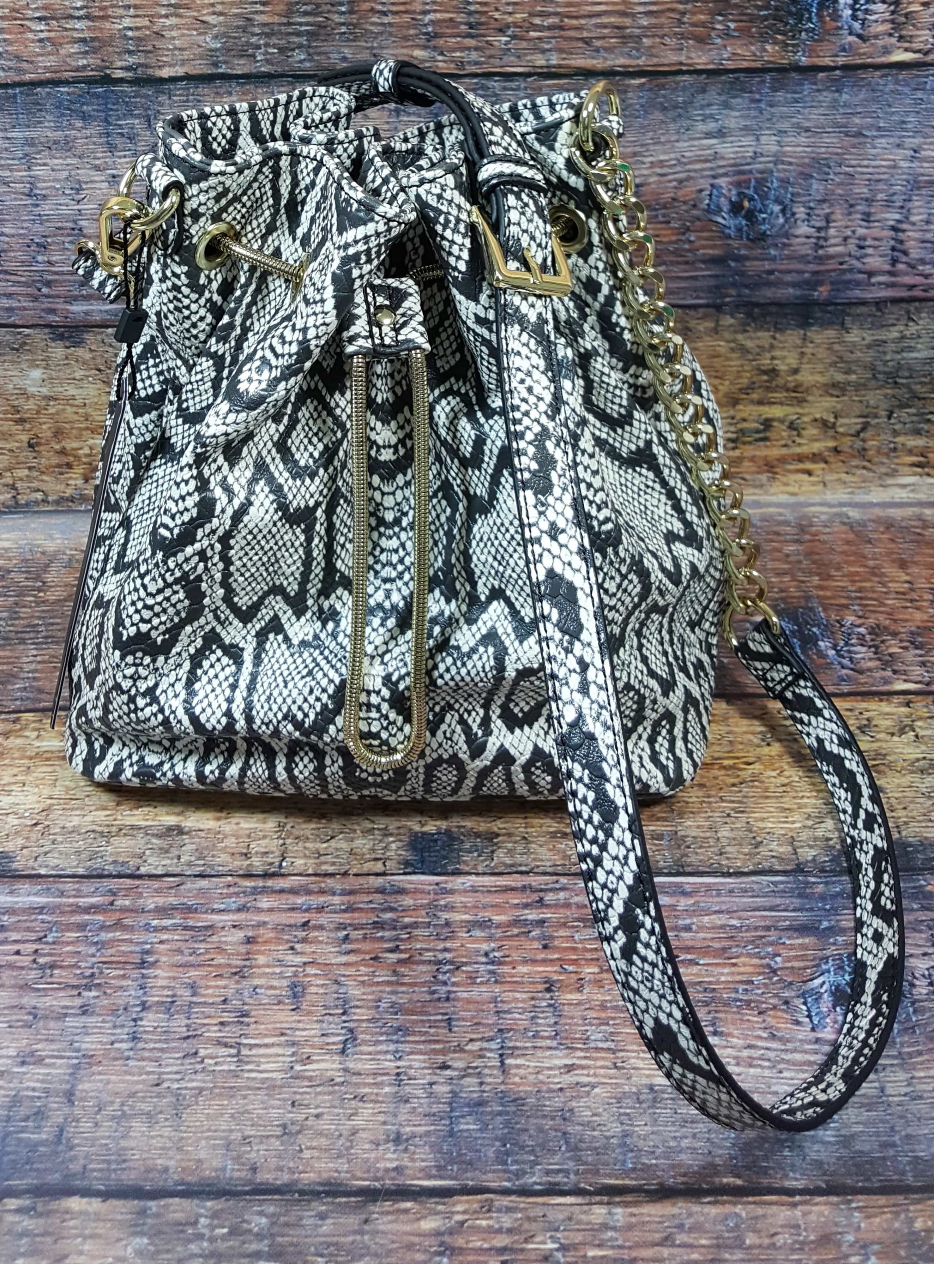 Ivory Clasp - Hello Subscription
