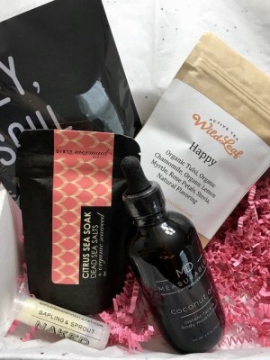 Pause and Unwind Subscription Box Review + Coupon – August 2017
