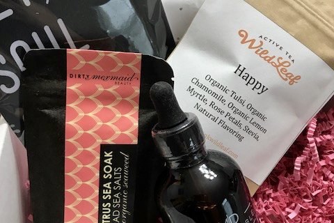 Pause and Unwind Subscription Box Review + Coupon – August 2017