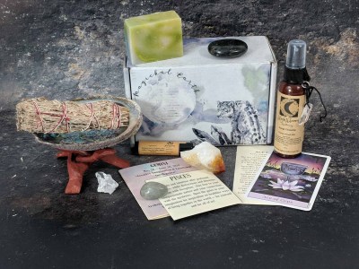 Magickal Earth Box Black Friday: Premium Astrology, Tarot , Crystals and More!