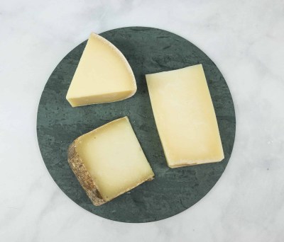 Gourmet Cheese of the Month Club August 2018 Subscription Box Review