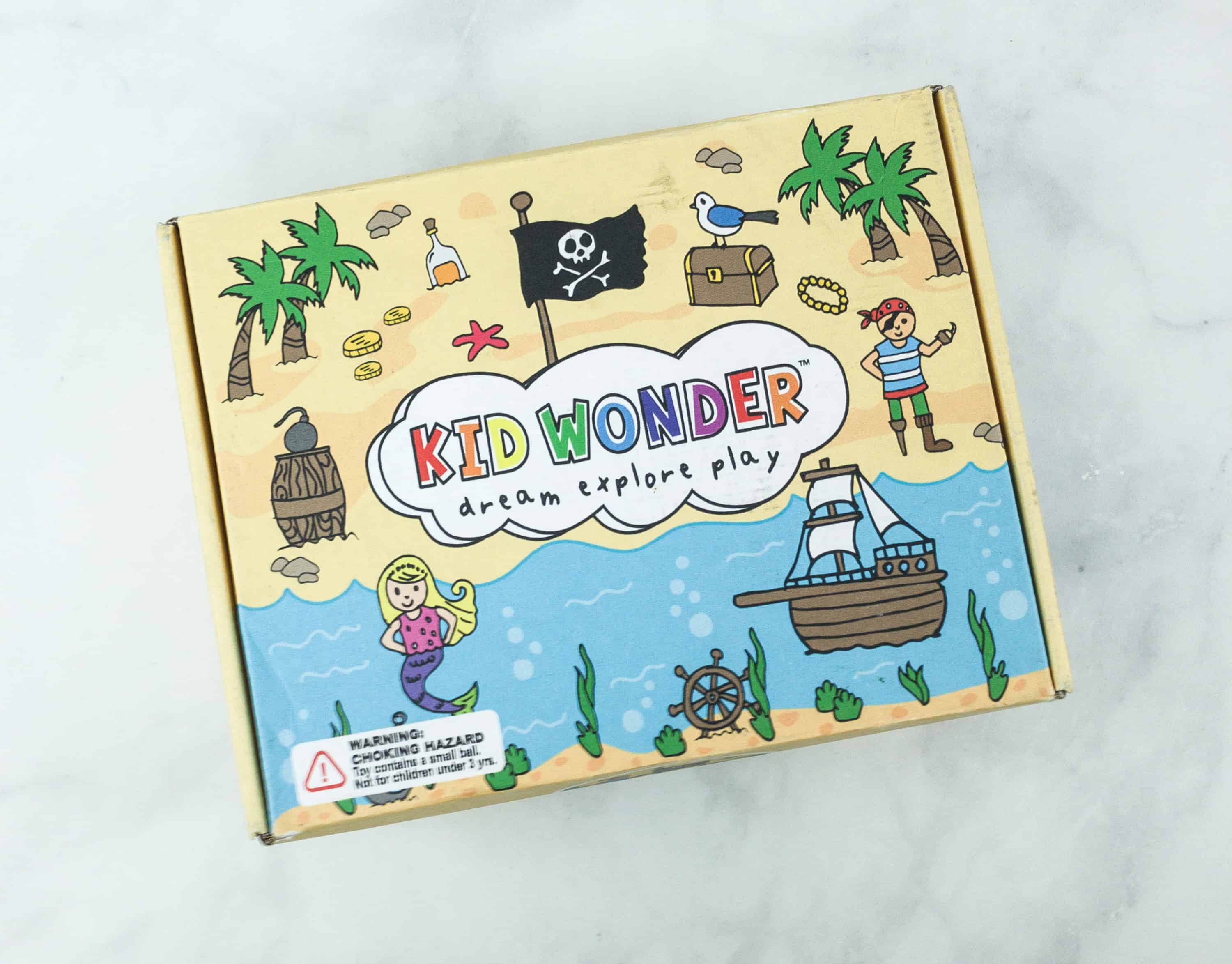 https://hellosubscription.com/wp-content/uploads/2018/08/29020758/kid-wonder-august-2018-pirates-mermaids-1.jpg?quality=100