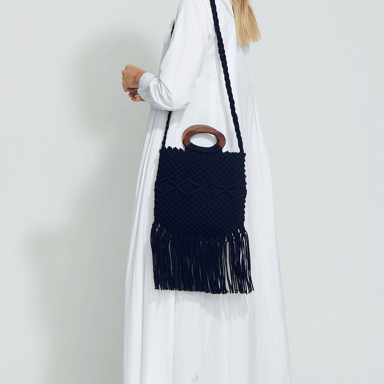 danielle nicole crochet bag