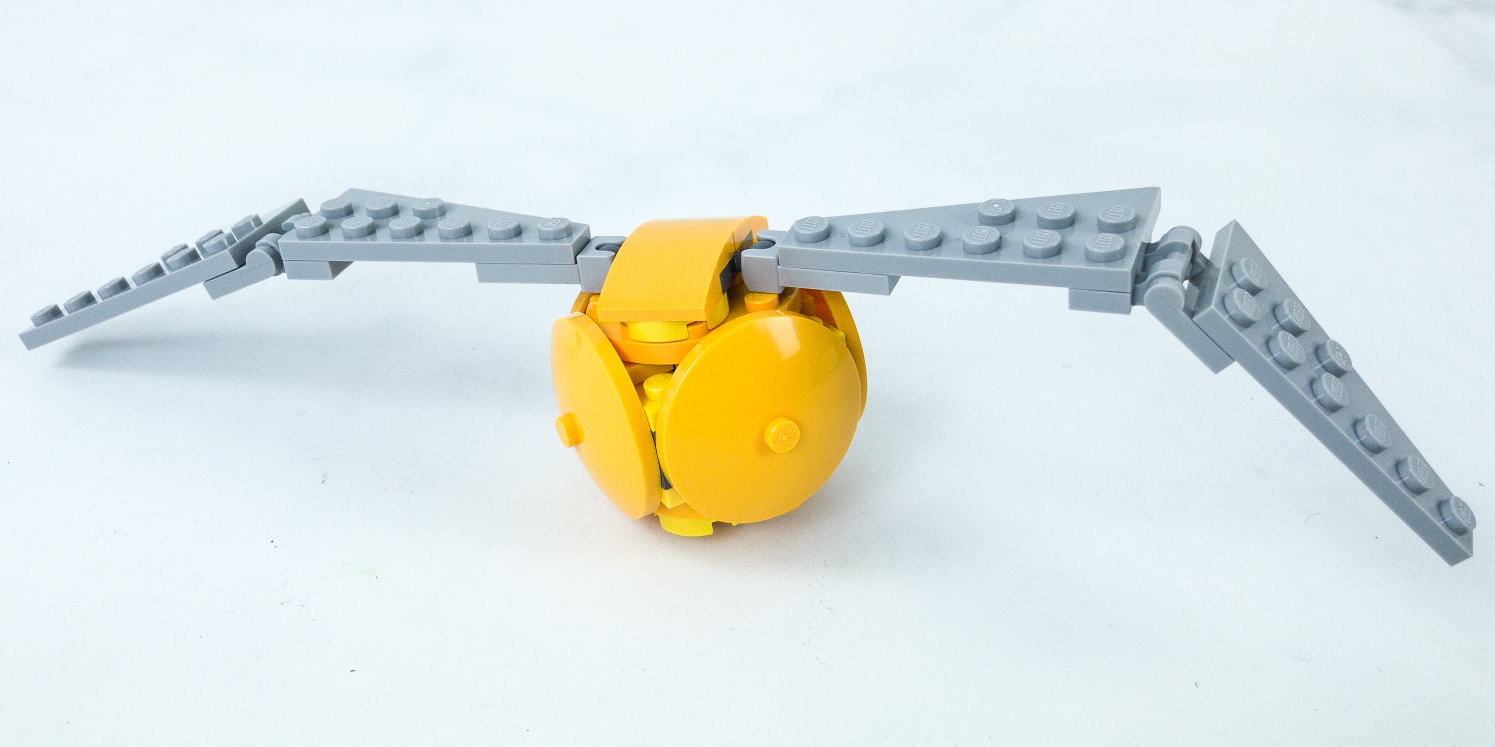golden snitch lego