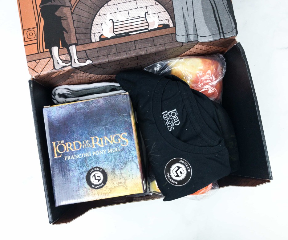 Loot Crate Limited Edition Lord Of The Rings Crate Review - Box 1 ...