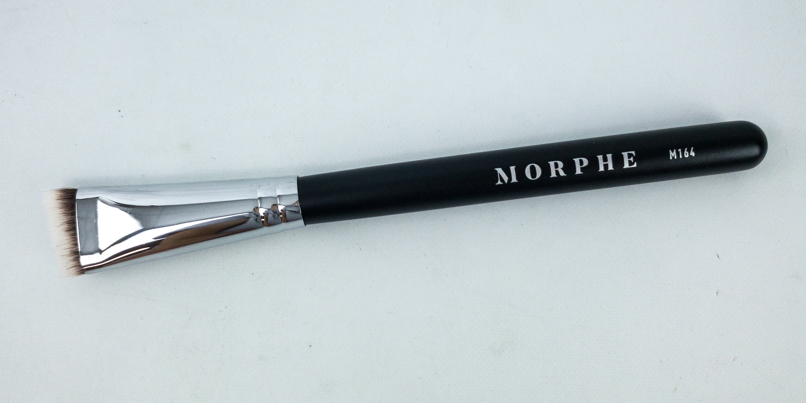 Morphe M164 - Small Flat Angled Contour Brush