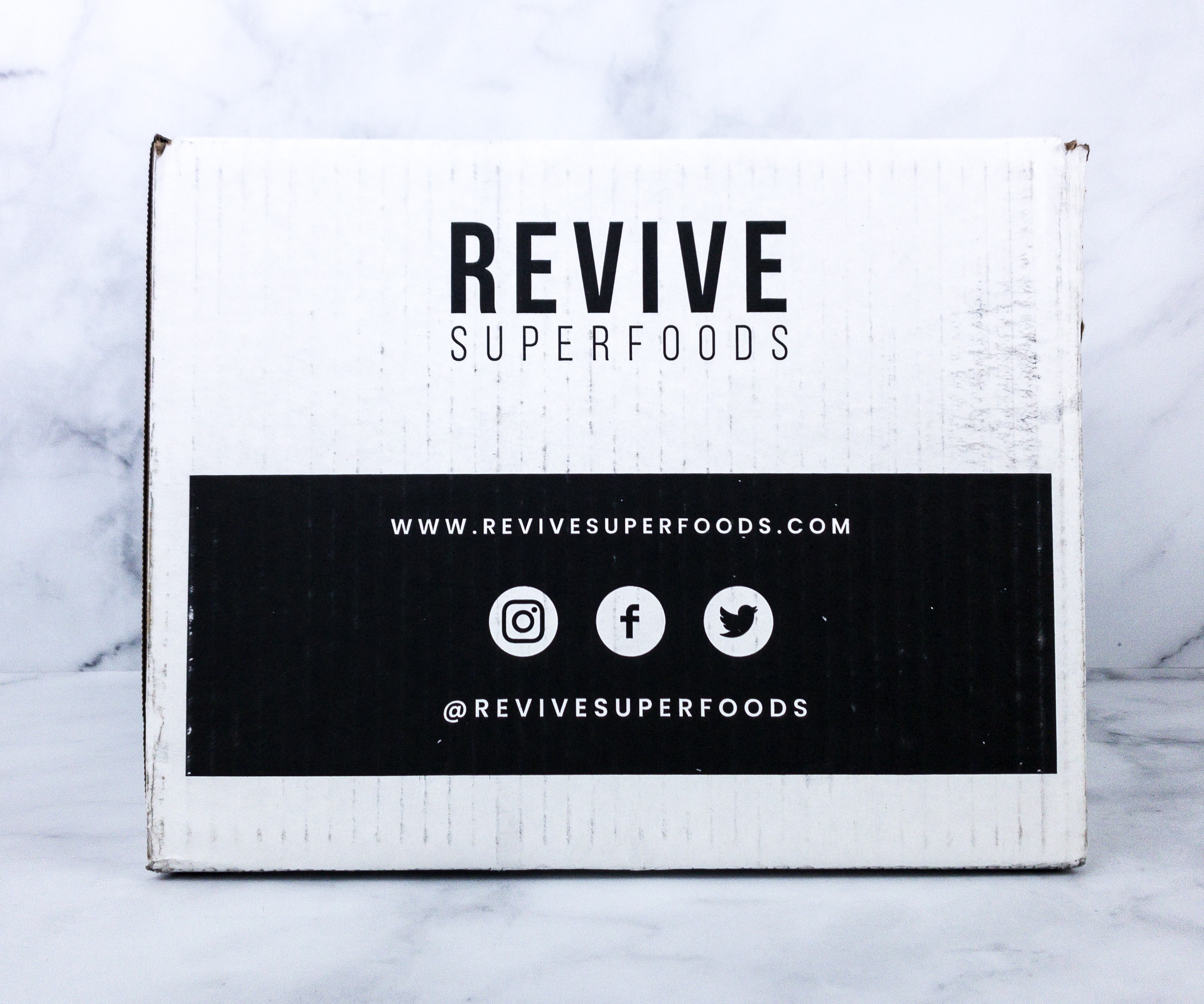 https://hellosubscription.com/wp-content/uploads/2020/03/30204212/revive-superfoods-march-2020-1.jpg?quality=100