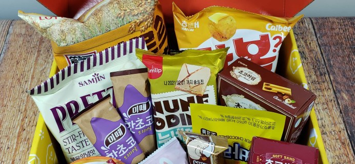 Snack Fever Subscription Box Review + Coupon – Deluxe Box February 2020