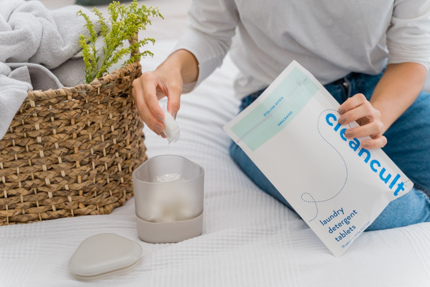 10 Best Laundry Subscription Boxes To Keep Your Clothes Looking