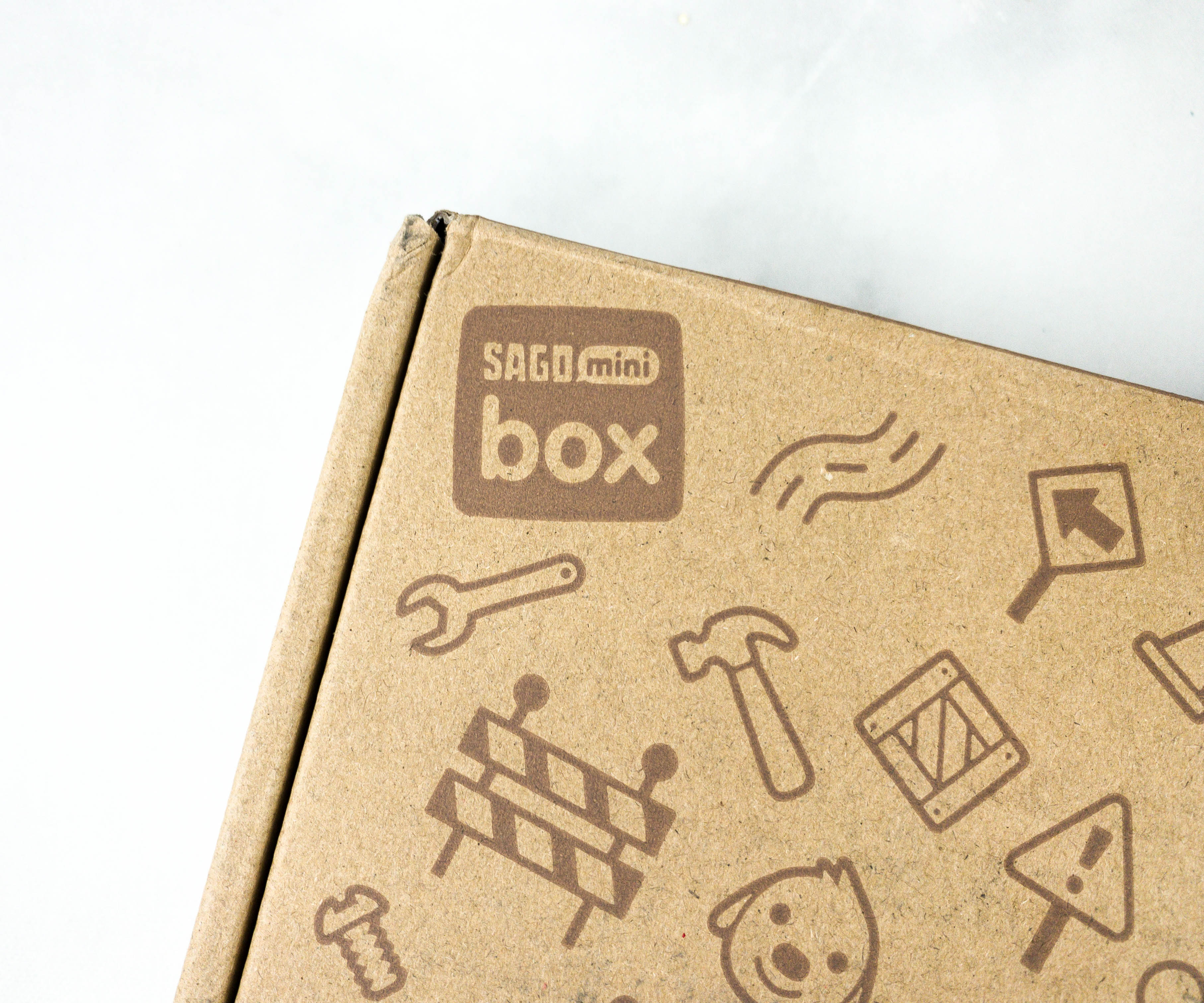 Sago Mini Box Review + Coupon - BUG BUILDER - Hello Subscription