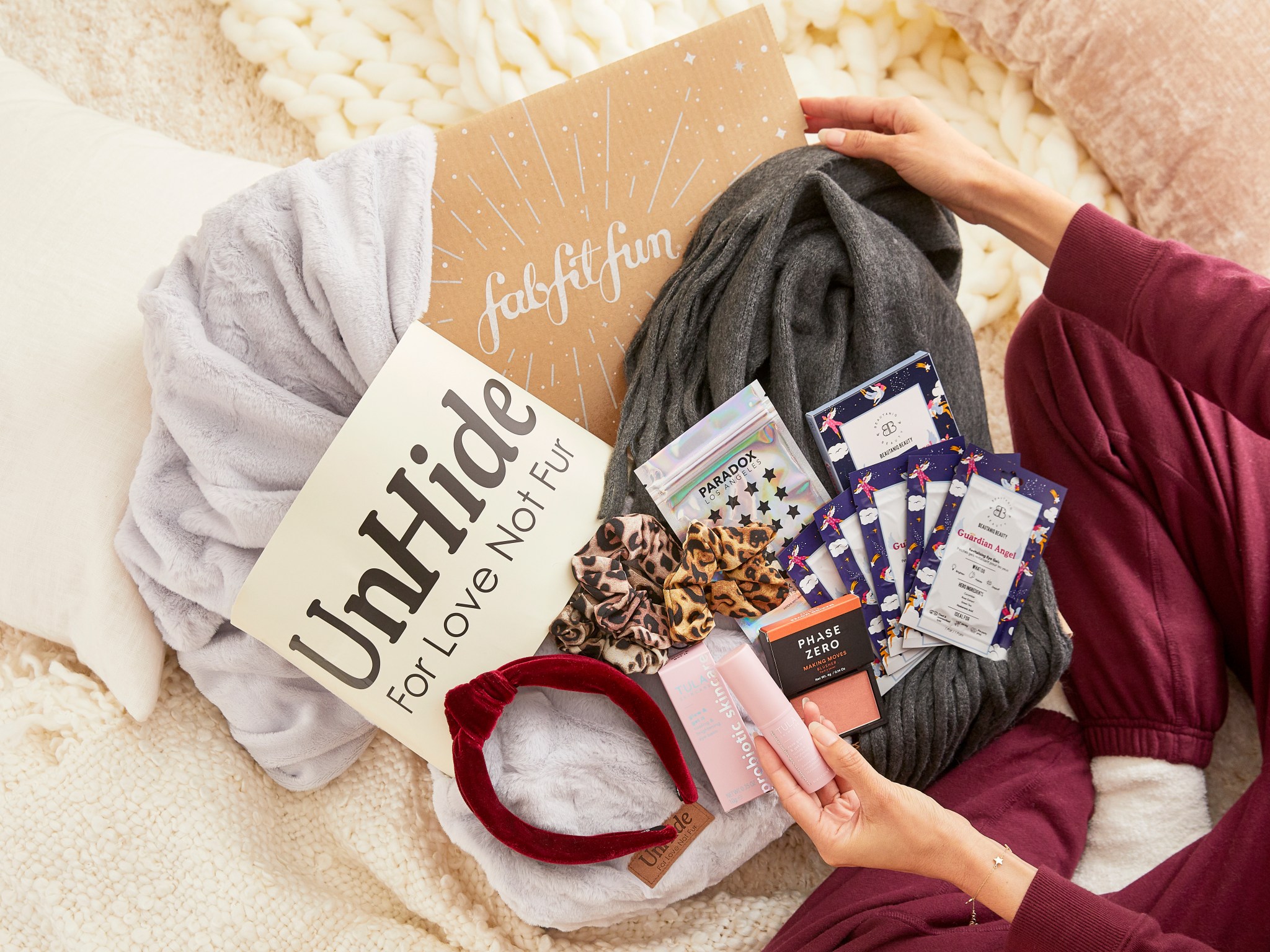 FabFitFun Coupon Get 10 Off + FREE Unhide Blanket! Hello Subscription