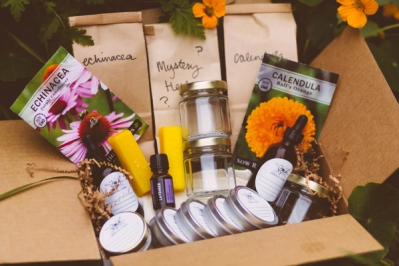 Apothecary At Home Black Friday Sale: 25% Off Herbal Apprentice Box!