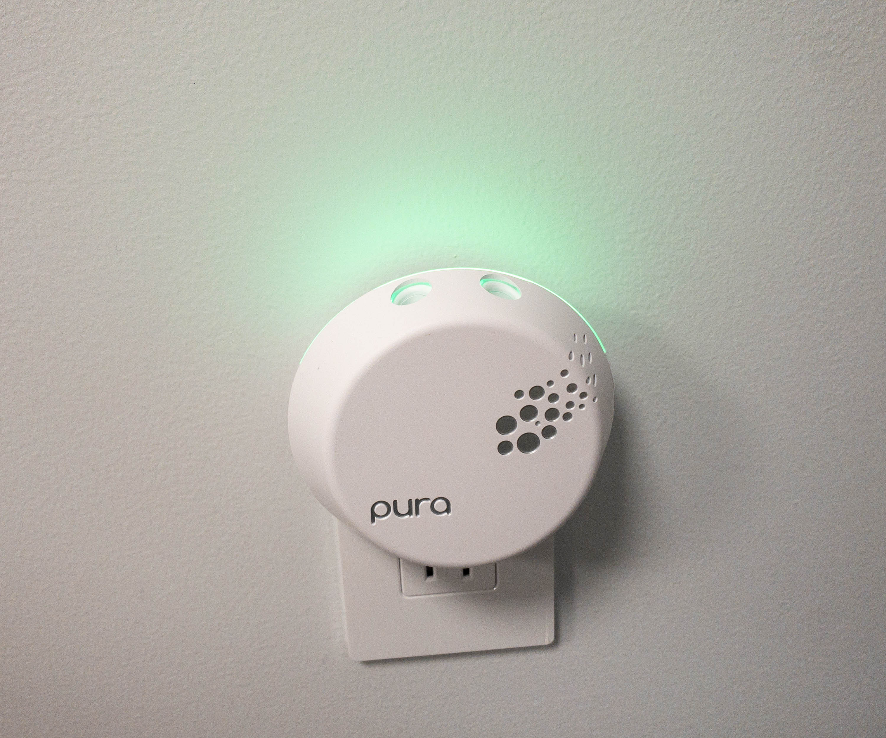 Pura Fragrance Diffuser Review + Coupon hello subscription