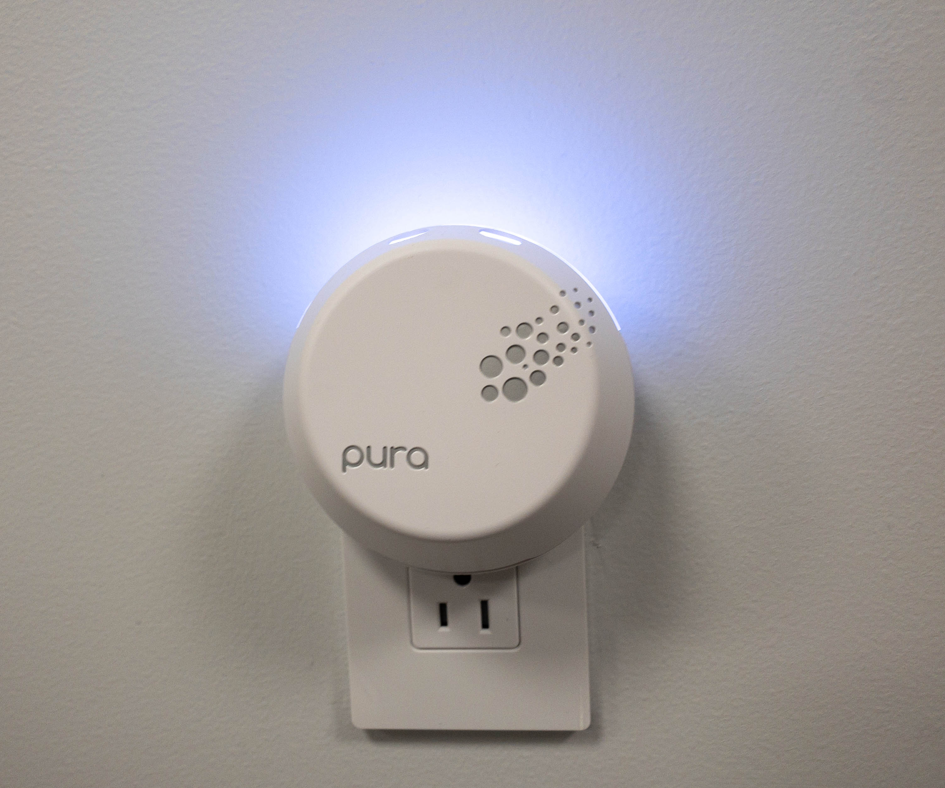 Pura Fragrance Diffuser Review + Coupon hello subscription