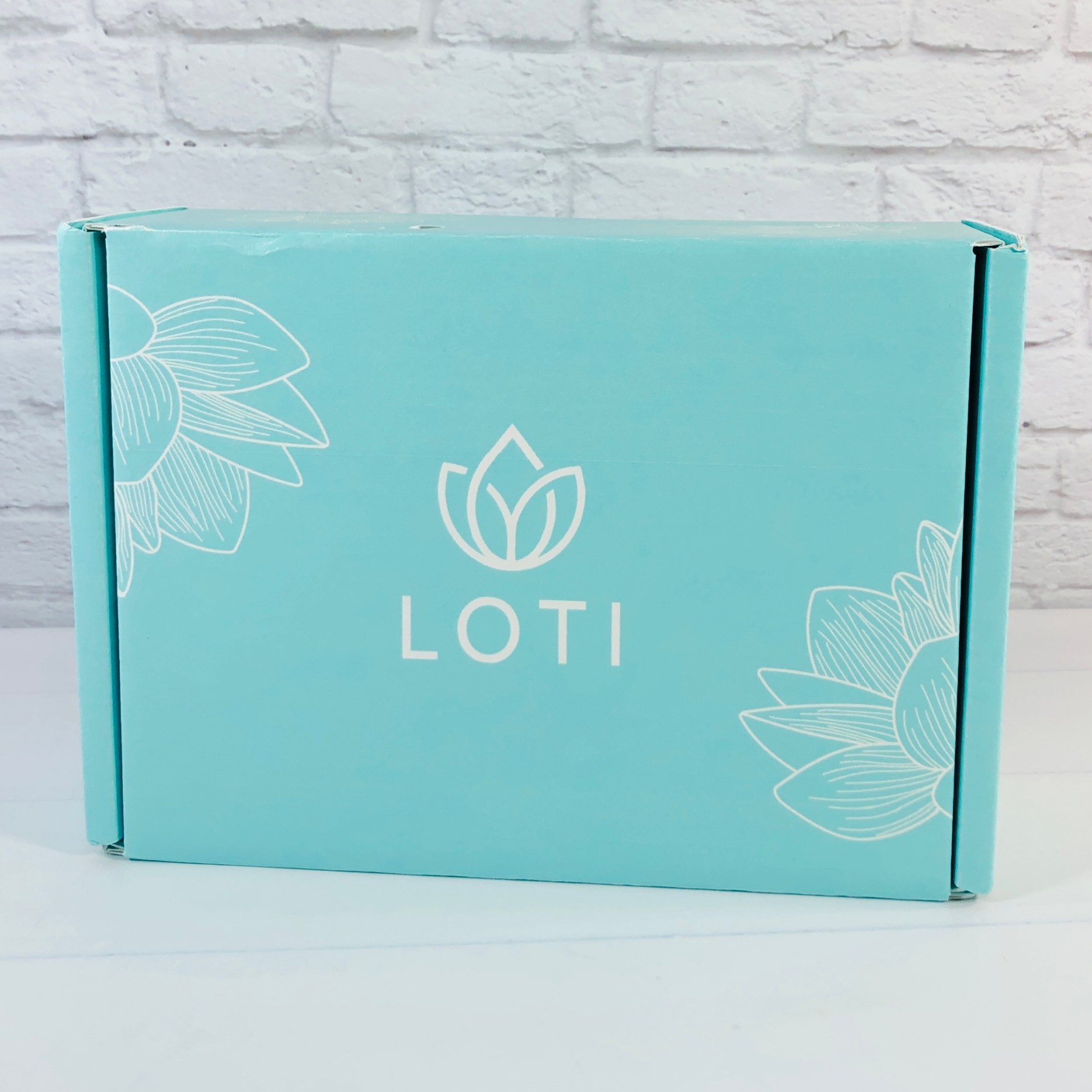 Loti Wellness RELAX & UNWIND Box Spoilers + Coupon! Hello Subscription