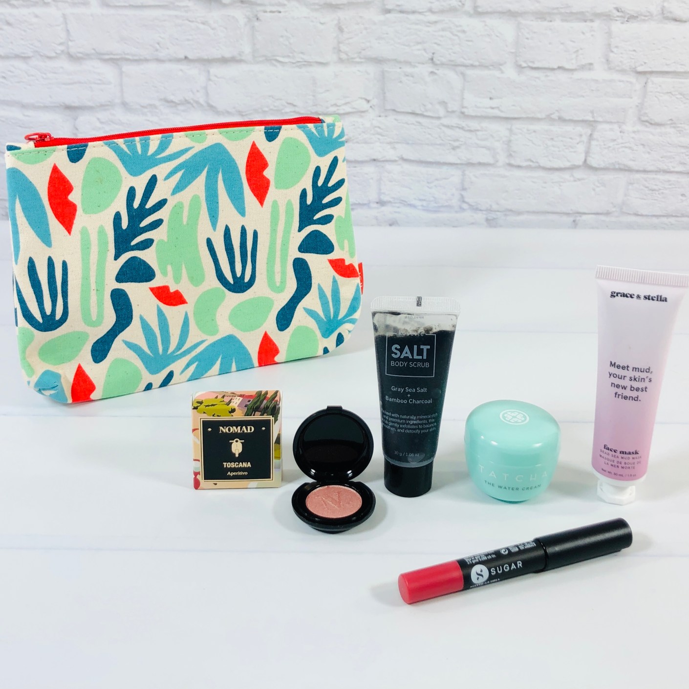 Ipsy Reviews: Get All The Details At Hello Subscription!