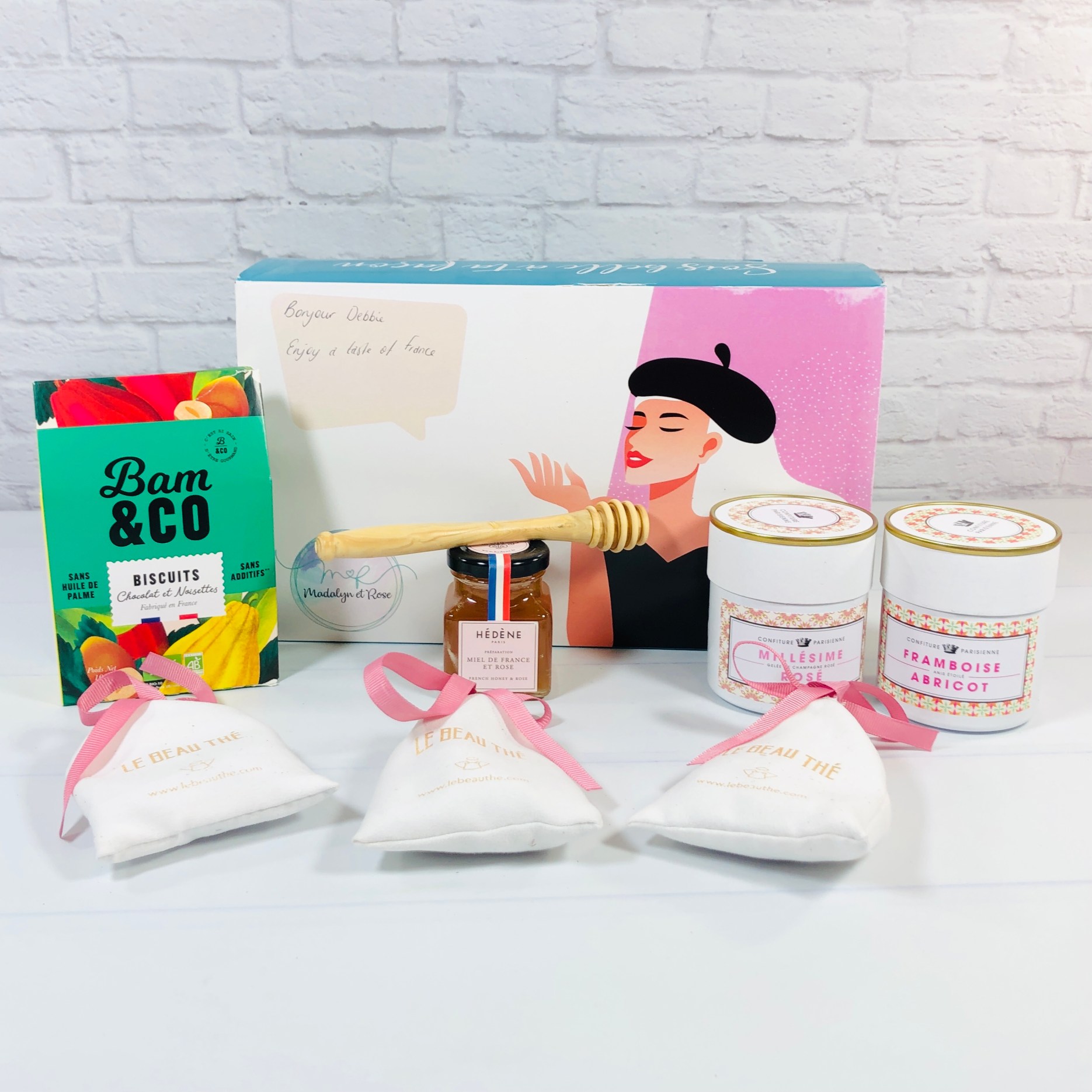 Madalyn et Rose Reviews: Get All The Details At Hello Subscription!