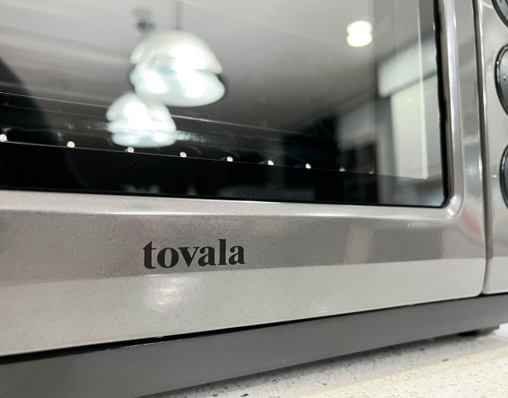 https://hellosubscription.com/wp-content/uploads/2022/01/tovala-oven-6.jpg?quality=100?quality=90&strip=all&w=720