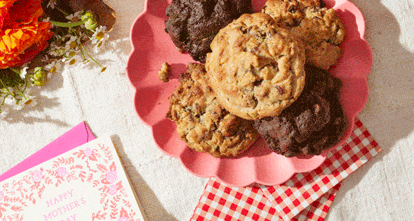 Mother’s Day Gift Idea: Ooey Gooey Cookie Treats From Levain Bakery For Mom!