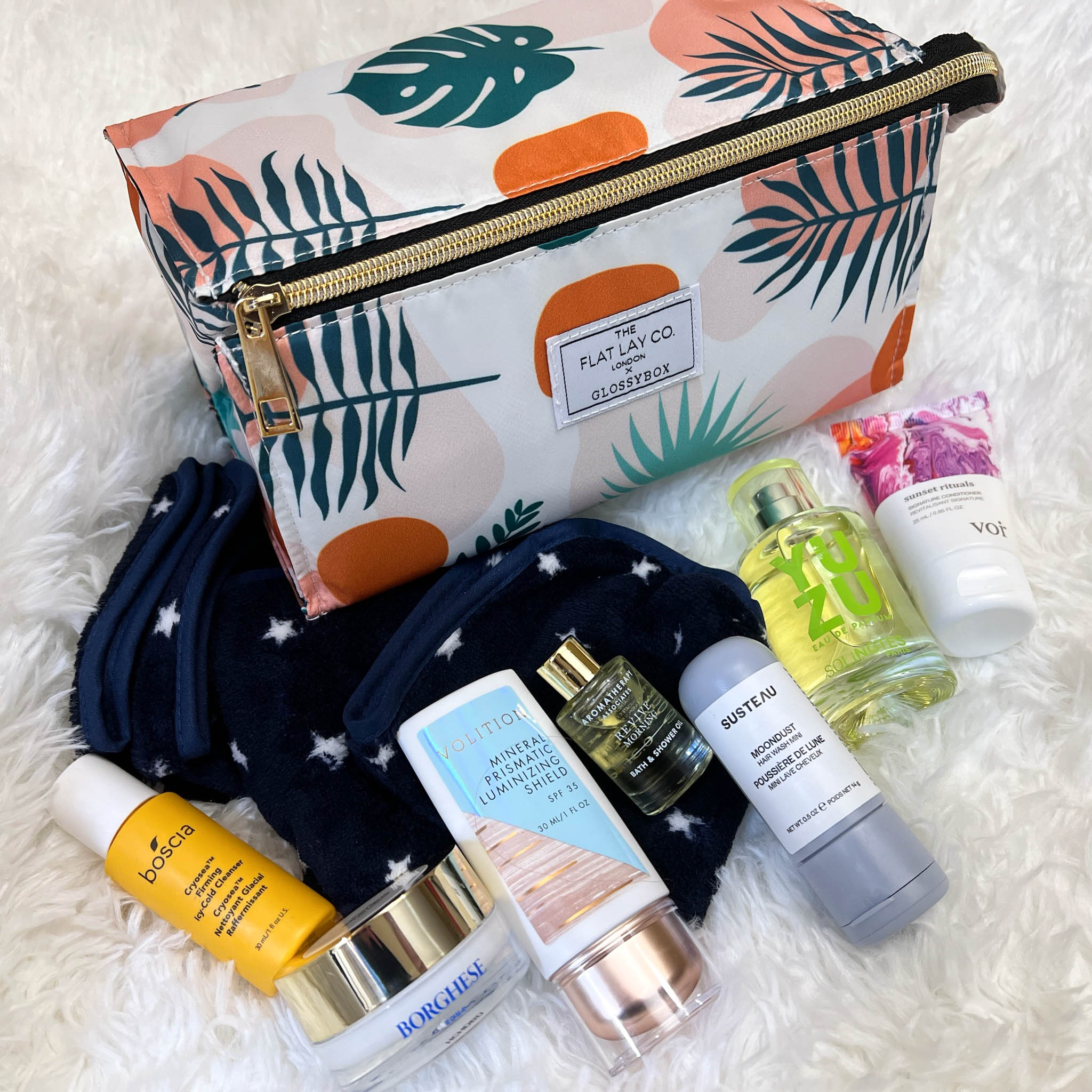 https://hellosubscription.com/wp-content/uploads/2022/08/GLOSSYBOX-x-The-Flat-Lay-Co.-Summer-2022-13.jpg?quality=90&strip=all