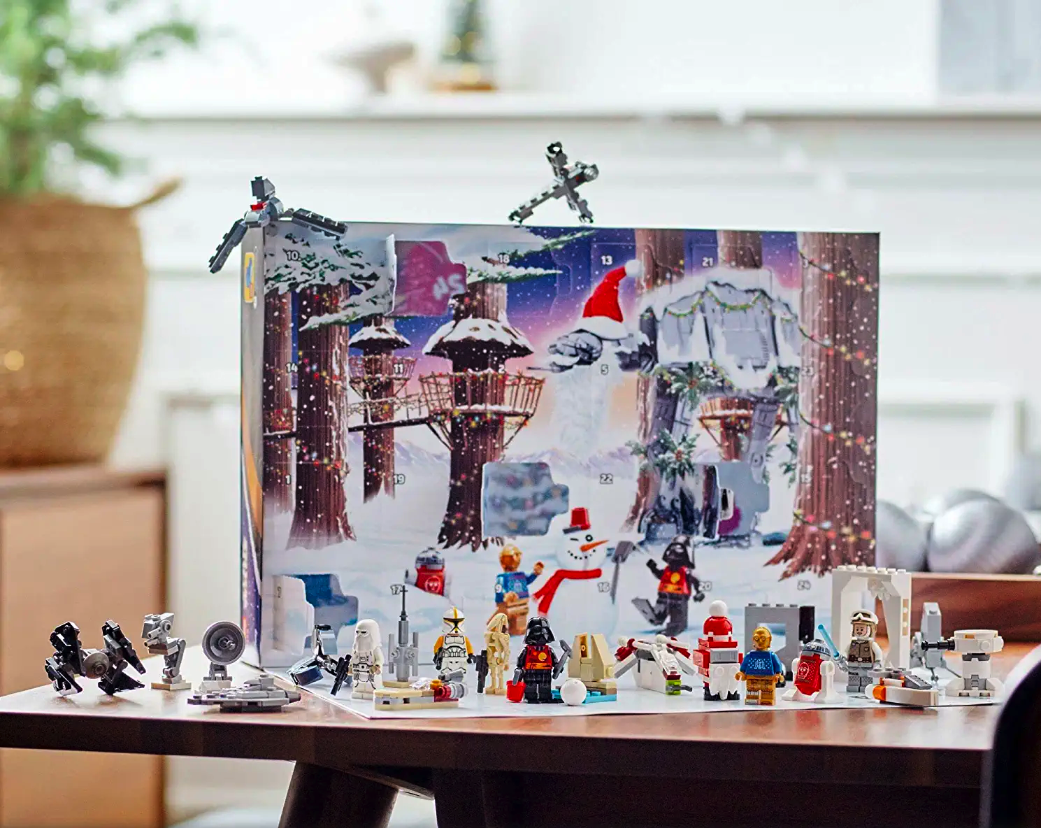 Star Wars Lego 2022 Advent Calendar Santa Gonk Droid and Darth Vader