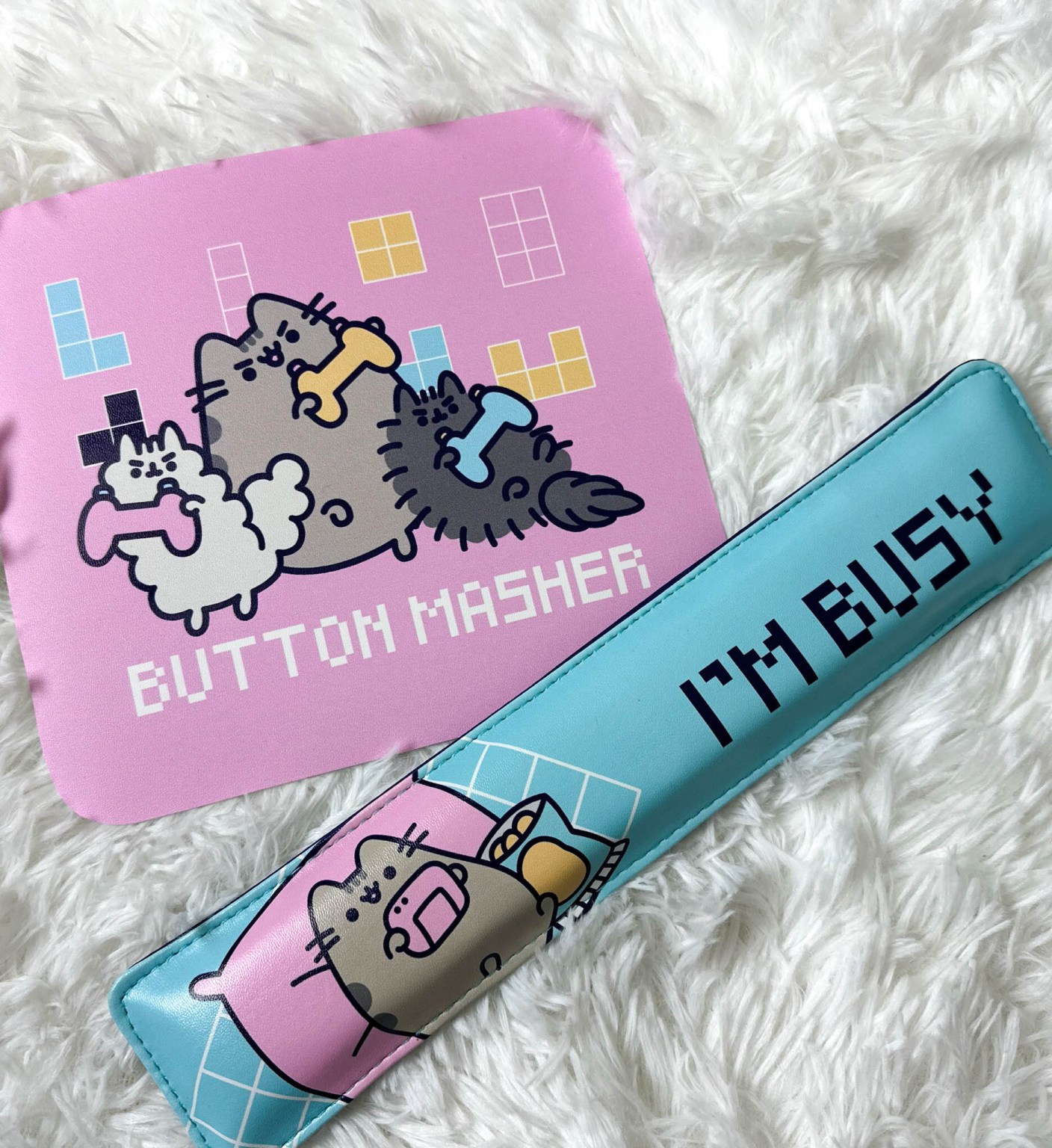 Pusheen Box Winter 2022 Review: GAMING! - Hello Subscription