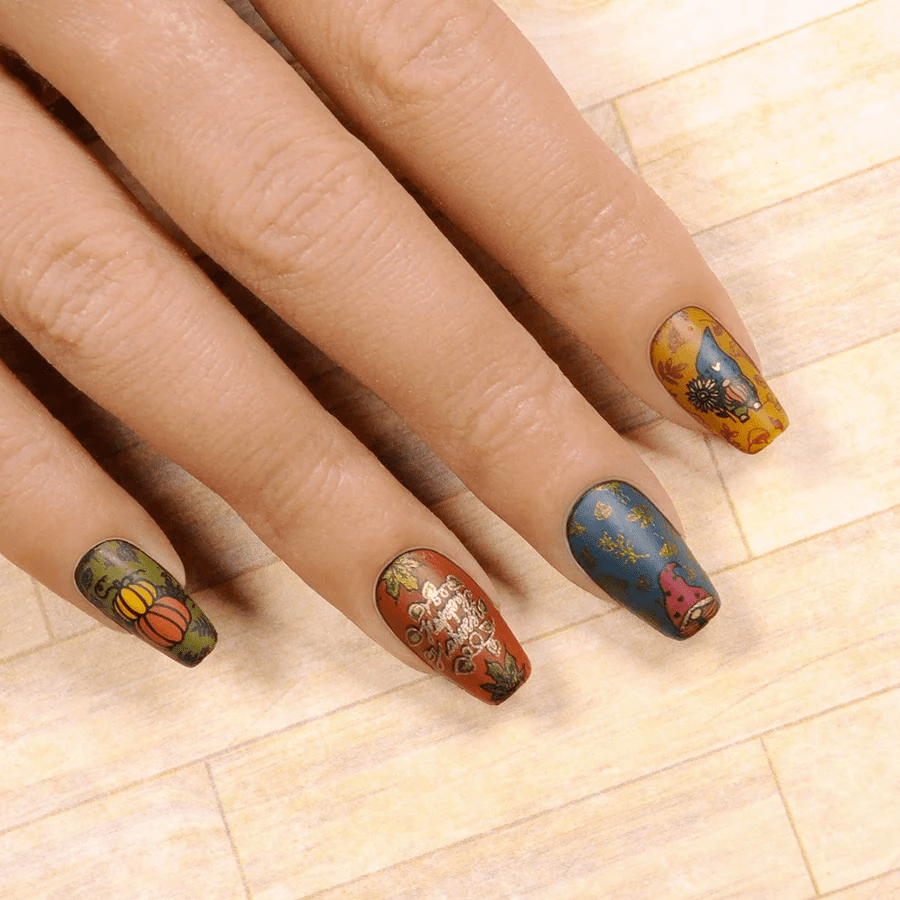 Manicure Monday - Hocus Pocus Maniology September Mani x Me Nails!