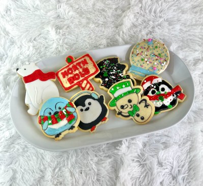 Baketini Box DIY Cookie Kit Review: Decorating Winter-Themed, Freshly Baked Cookies!