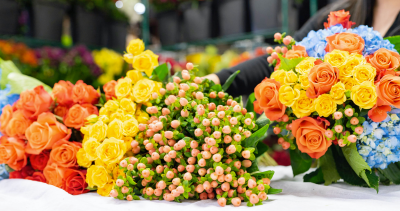 Say Hello to Send Smiles: A Flower Delivery Subscription That Keeps Your Space Blooming!